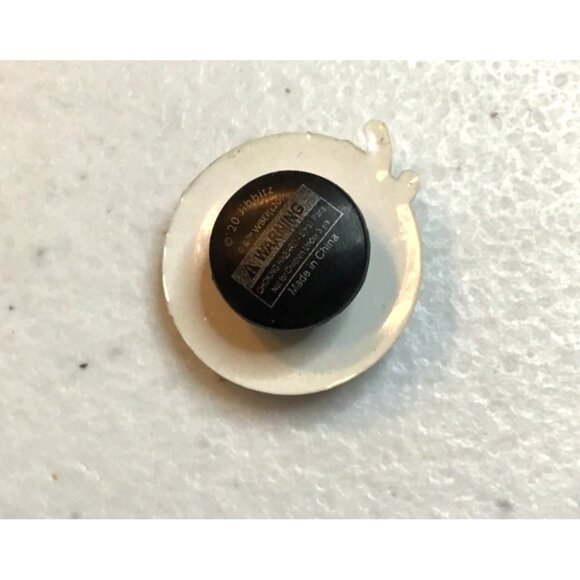 CROCS- LOONEY TUNES -TWEETY JIBBITZ CHARMS - Picture 2 of 2